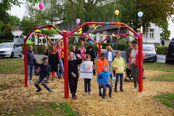 Bis zu sechs Kinder können die neue Schaukel gleichzeitig nutzen.